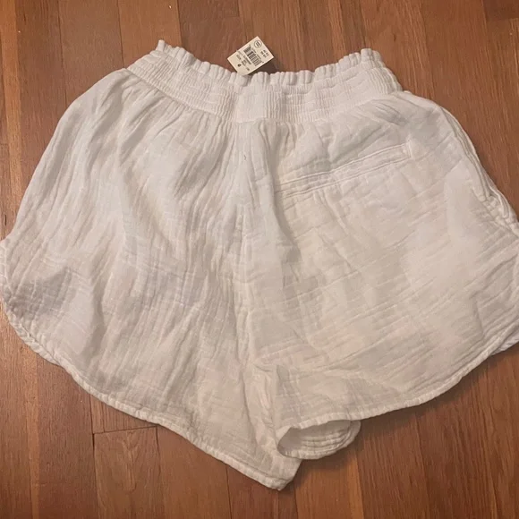 Aerie High Waist White Women's Shorts - Picture 2 of 3